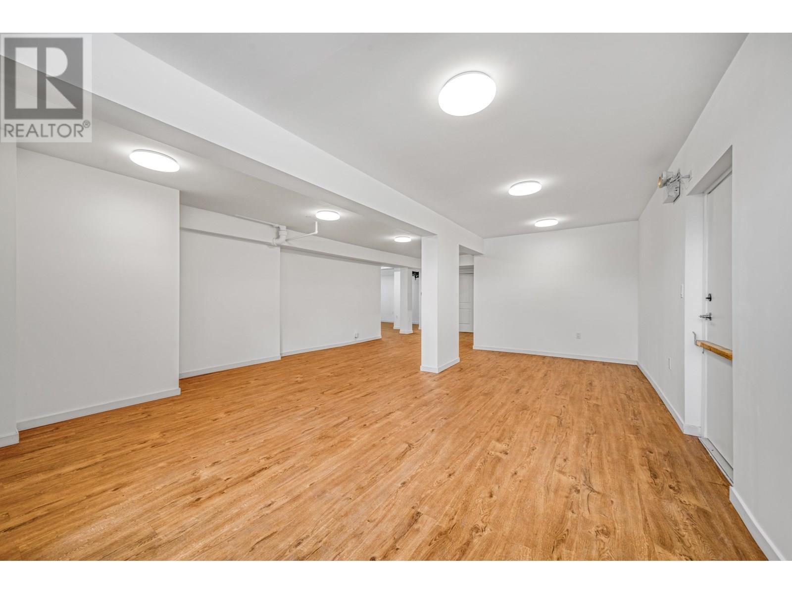 137 E Columbia Street, New Westminster, British Columbia  V3L 3V9 - Photo 6 - C8071073