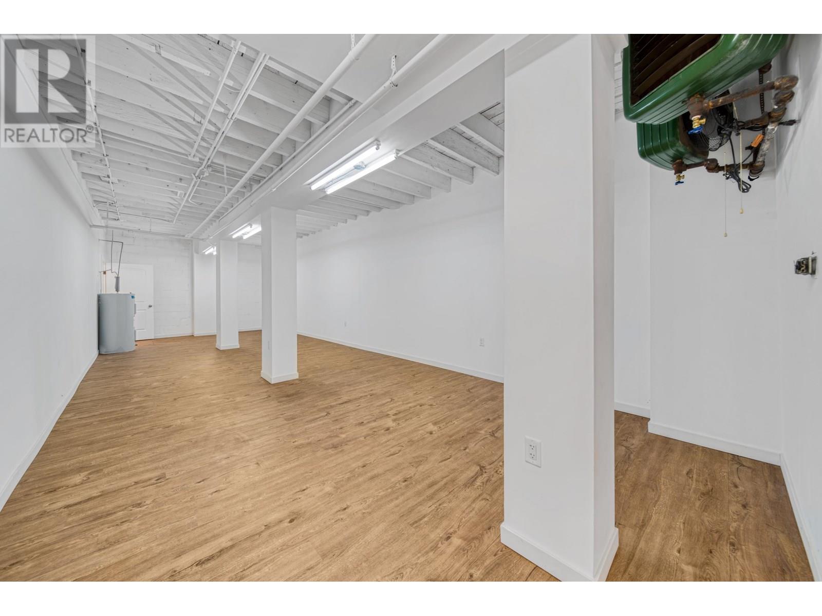 137 E Columbia Street, New Westminster, British Columbia  V3L 3V9 - Photo 13 - C8071073