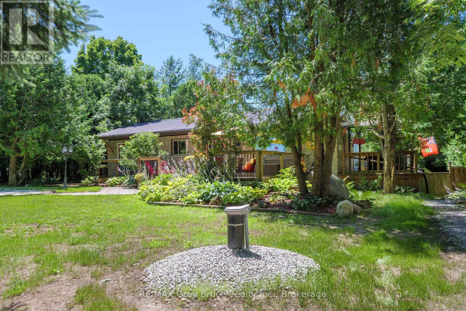 106 Elder Lane, Chatsworth, Ontario  N0H 1G0 - Photo 3 - X12312058