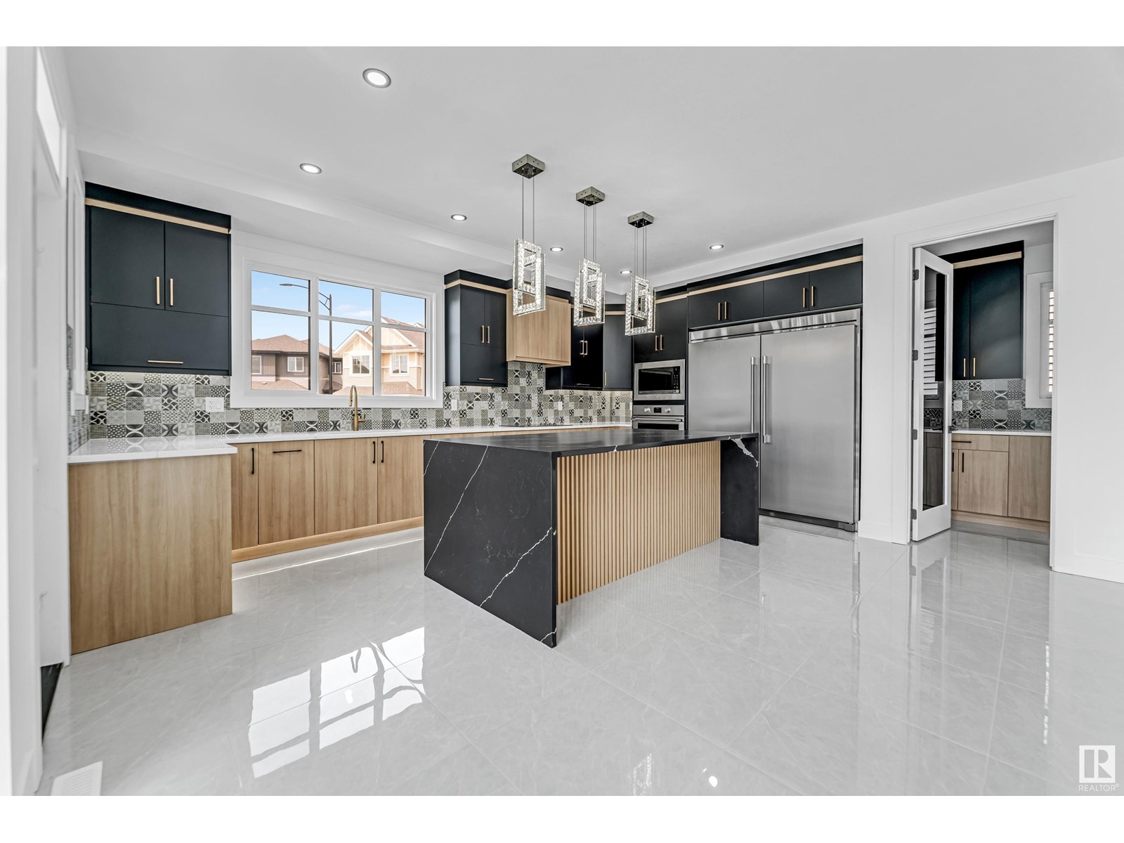 Property at 2018 13A AV NW image 2