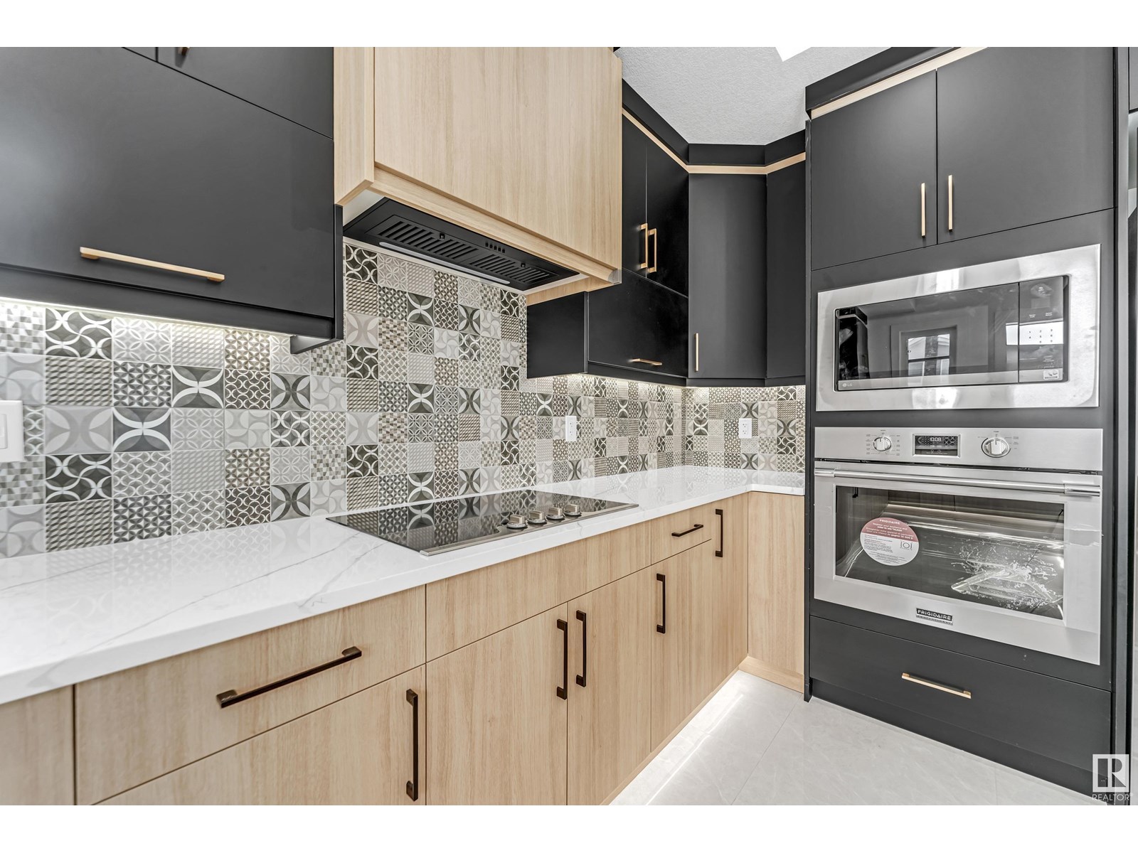 Property at 2018 13A AV NW image 5
