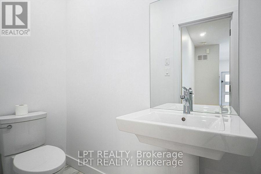 Unit B - 14 Stevens Avenue, Ottawa, Ontario  K1K 1K5 - Photo 3 - X12312048