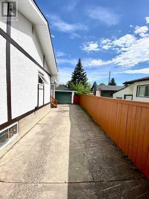 Property at 8016 33 Avenue NW image 4