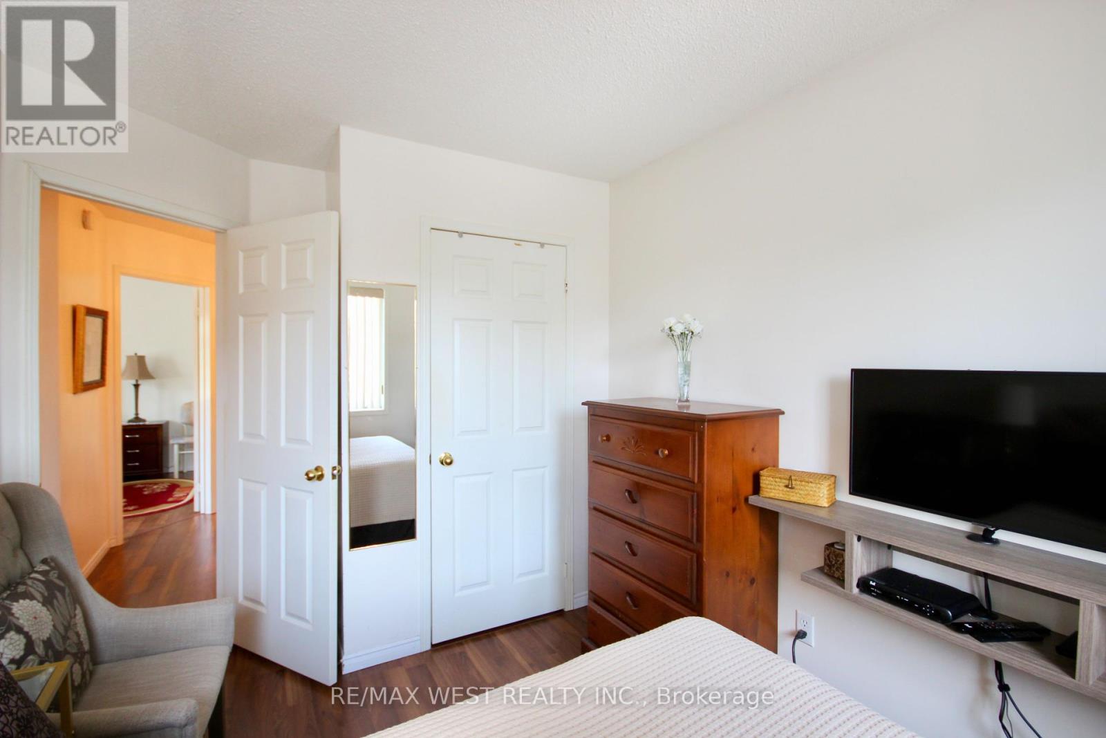 1 Platinum Drive, Toronto (Brookhaven-Amesbury), Ontario M6M 5K1 - Photo 29 - W12311923