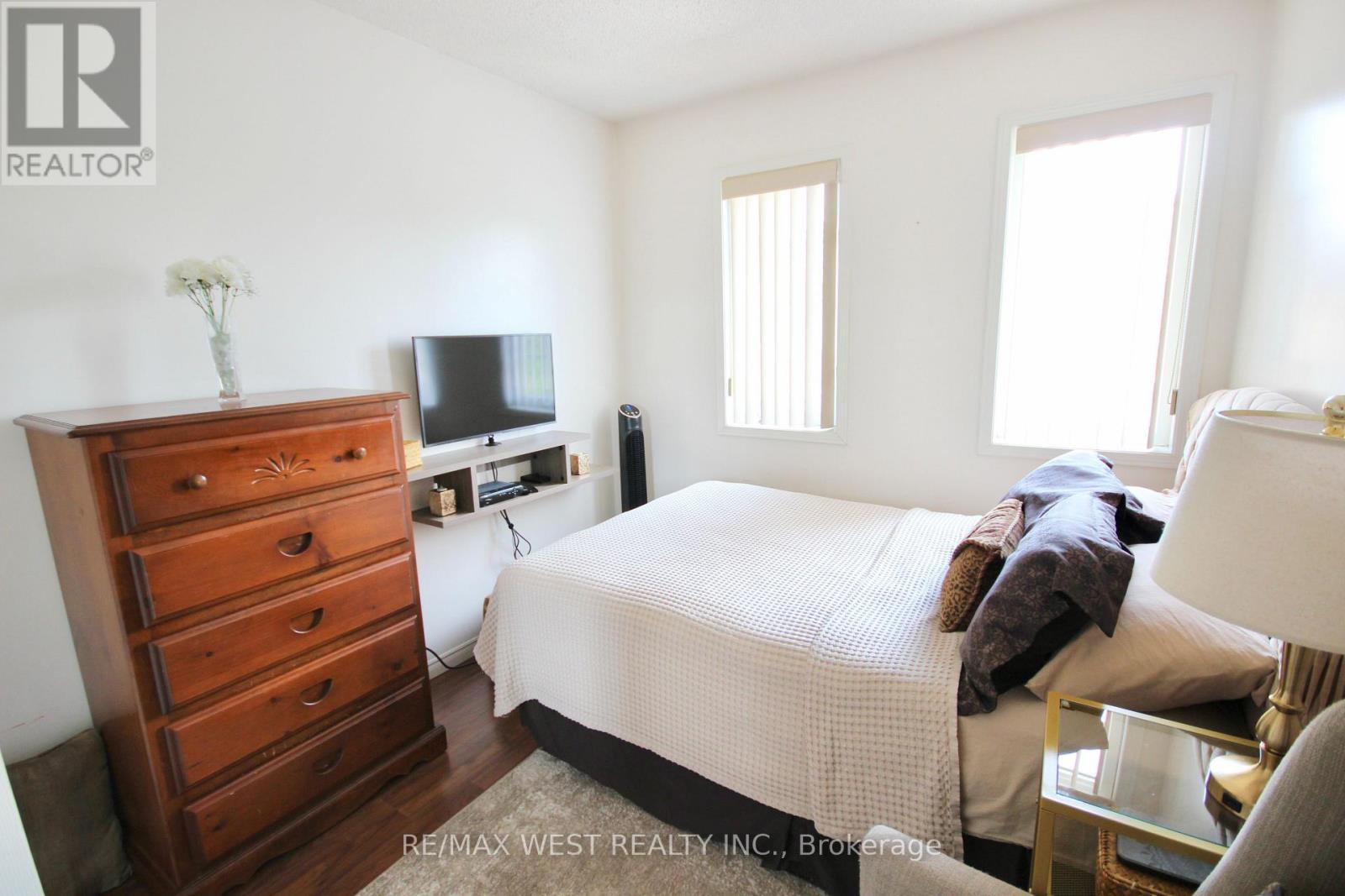 1 Platinum Drive, Toronto (Brookhaven-Amesbury), Ontario M6M 5K1 - Photo 26 - W12311923