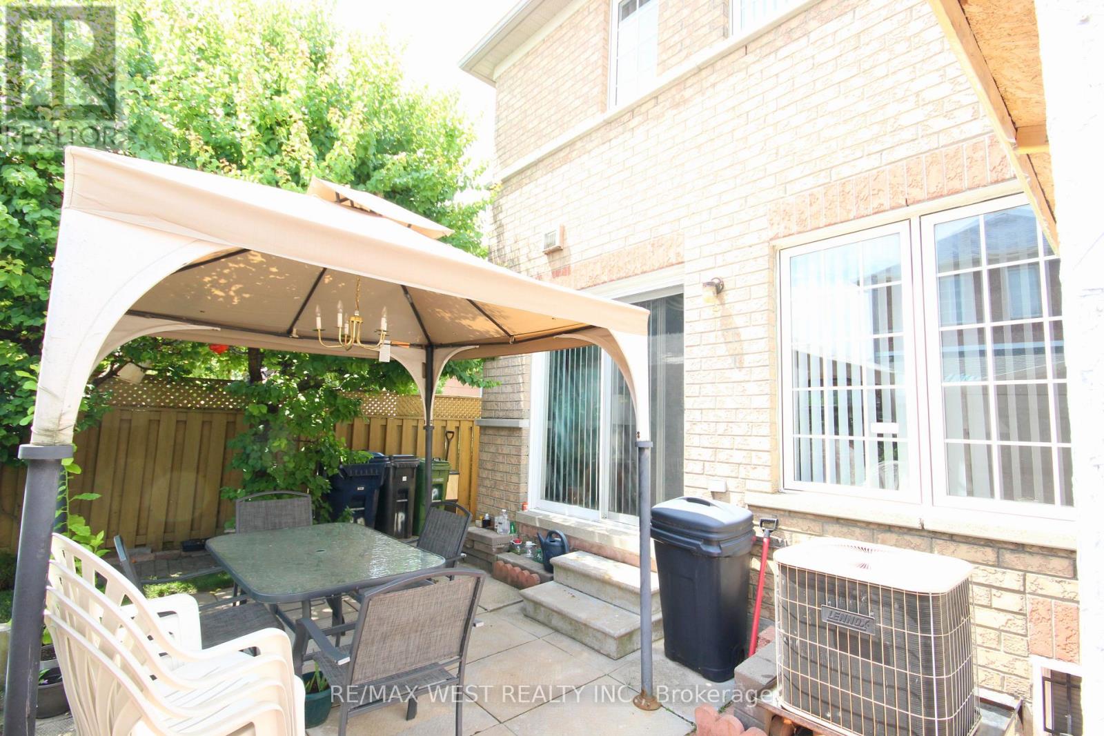 1 Platinum Drive, Toronto (Brookhaven-Amesbury), Ontario M6M 5K1 - Photo 35 - W12311923