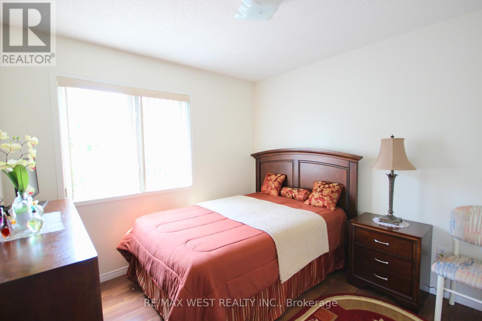 1 Platinum Drive, Toronto (Brookhaven-Amesbury), Ontario M6M 5K1 - Photo 20 - W12311923