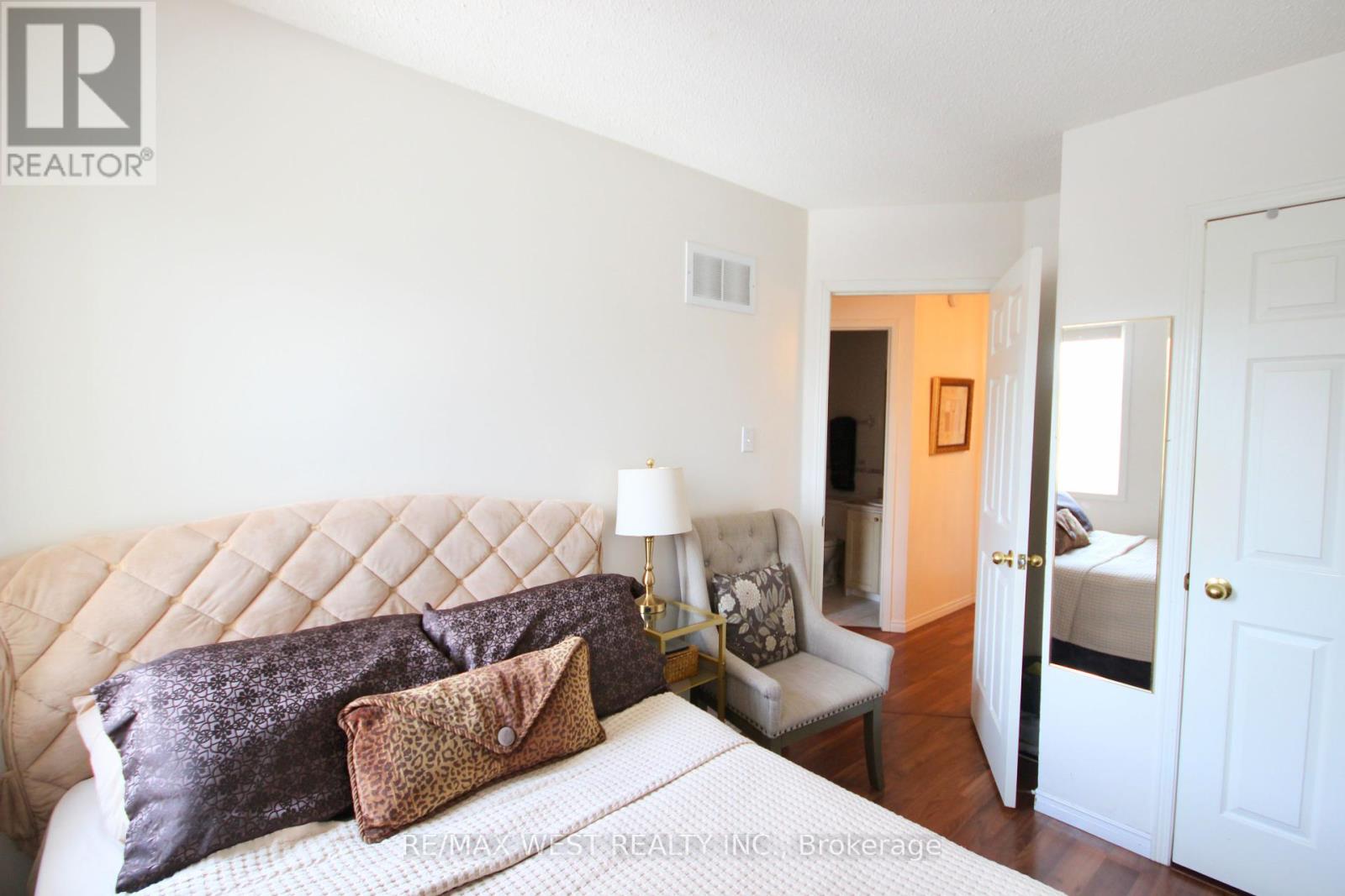 1 Platinum Drive, Toronto (Brookhaven-Amesbury), Ontario M6M 5K1 - Photo 28 - W12311923