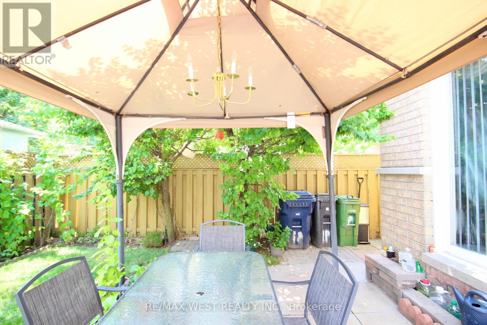 1 Platinum Drive, Toronto (Brookhaven-Amesbury), Ontario M6M 5K1 - Photo 36 - W12311923