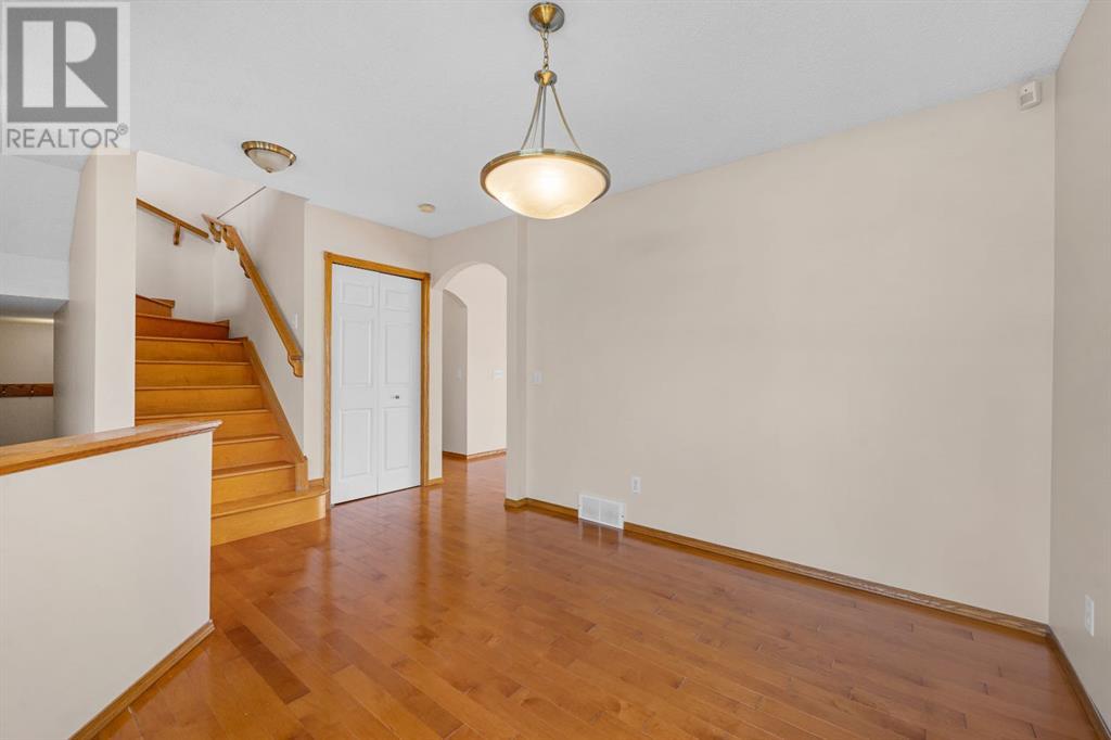 Property at 81 Taracove Crescent NE image 4