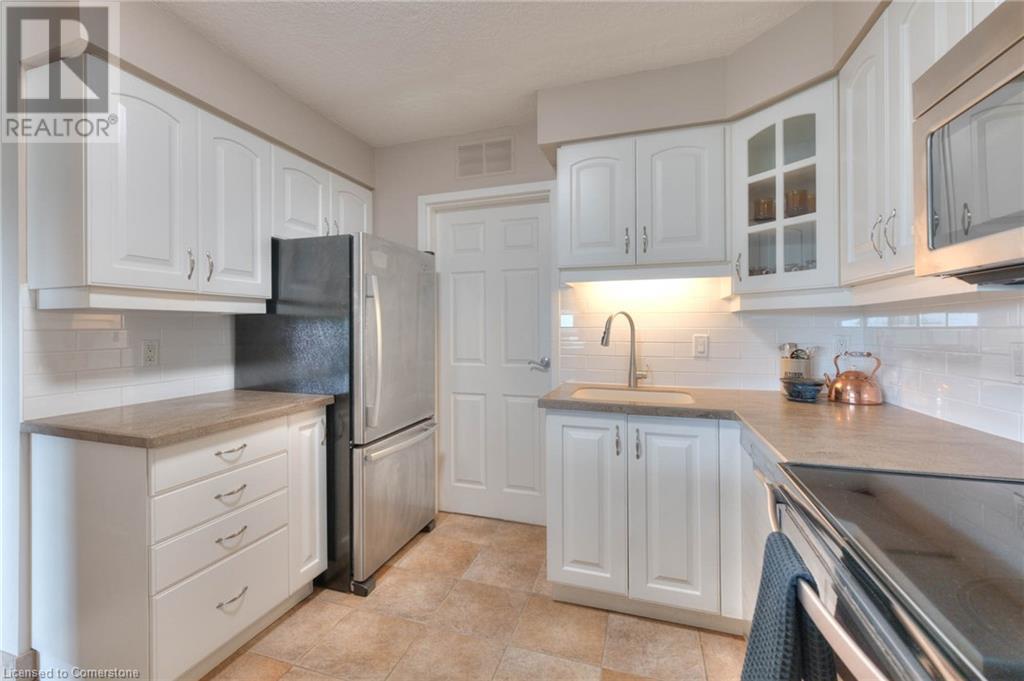 250 Glenridge Drive Unit# 606, Waterloo, Ontario  N2J 4H8 - Photo 6 - 40748347