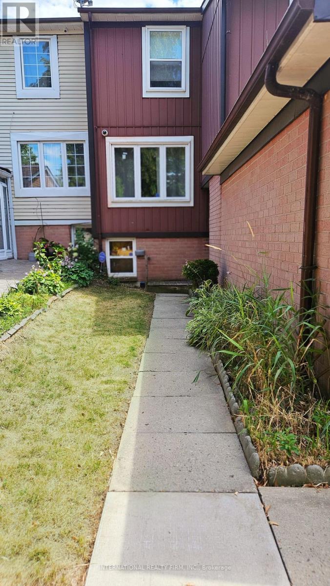 Property at 47 PARSELL SQUARE image 3