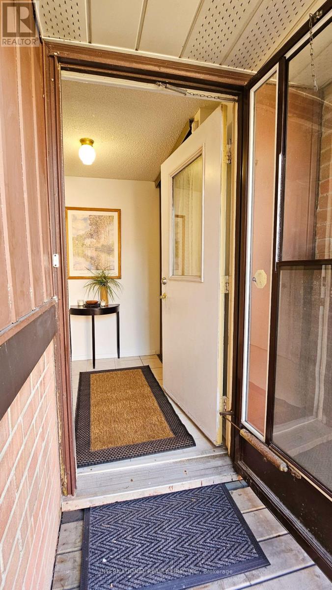 Property at 47 PARSELL SQUARE image 5