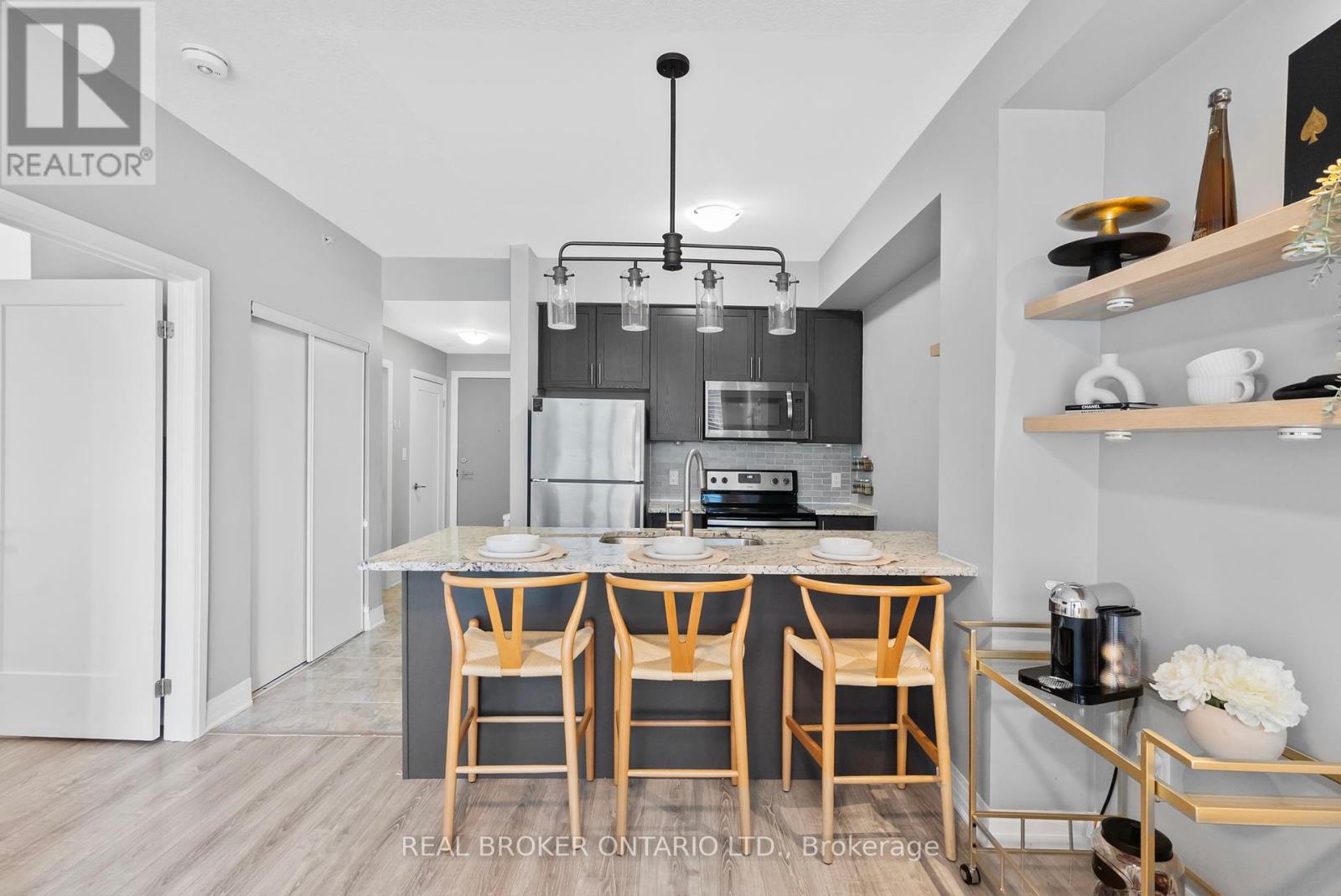 110 - 10 Concord Place W, Grimsby (Grimsby Beach), Ontario  L3M 0G6 - Photo 15 - X12312078