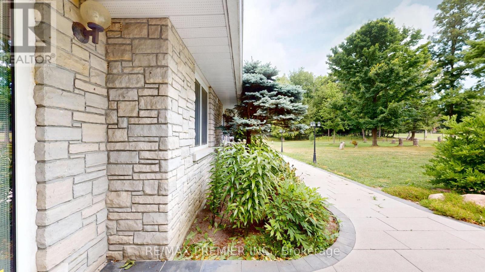 253 Morning Side Road, East Gwillimbury, Ontario  L9N 0K6 - Photo 28 - N12312110