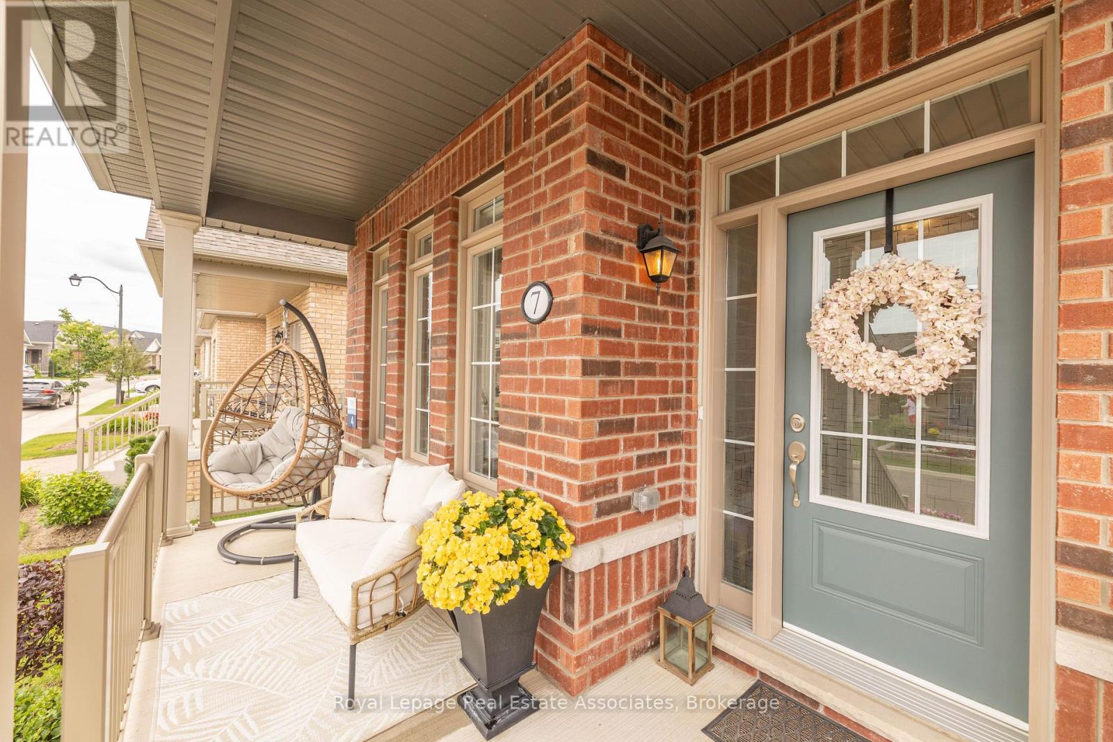 Property at 7 OVERLEA DRIVE image 2