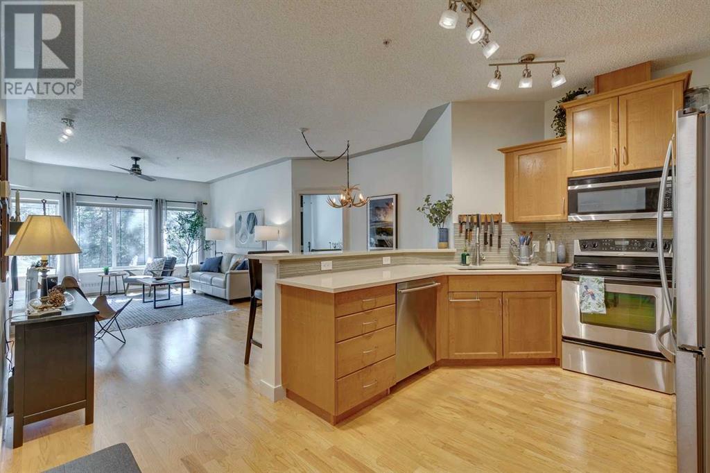 Property at 219, 20 Discovery Ridge Close SW image 3