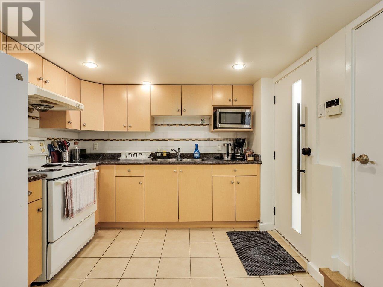 2241 E 43rd Avenue, Vancouver, British Columbia  V5P 1M8 - Photo 14 - R3031469