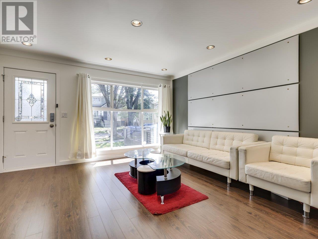 2241 E 43rd Avenue, Vancouver, British Columbia  V5P 1M8 - Photo 3 - R3031469