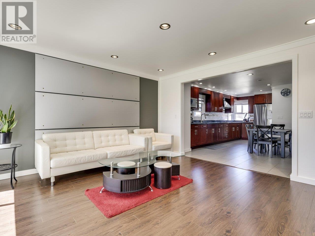2241 E 43rd Avenue, Vancouver, British Columbia  V5P 1M8 - Photo 4 - R3031469