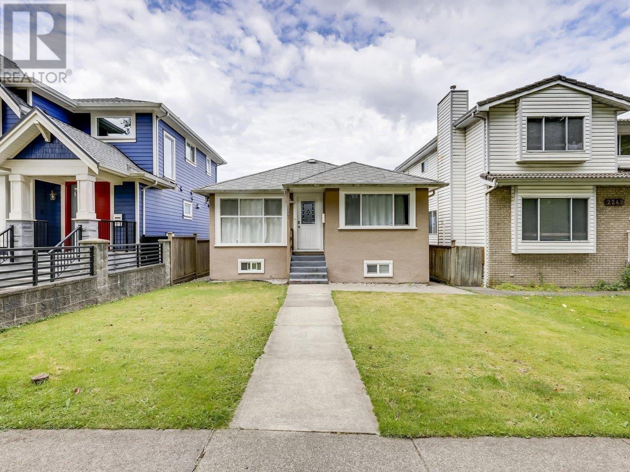 2241 E 43RD AVENUE, Vancouver, British Columbia