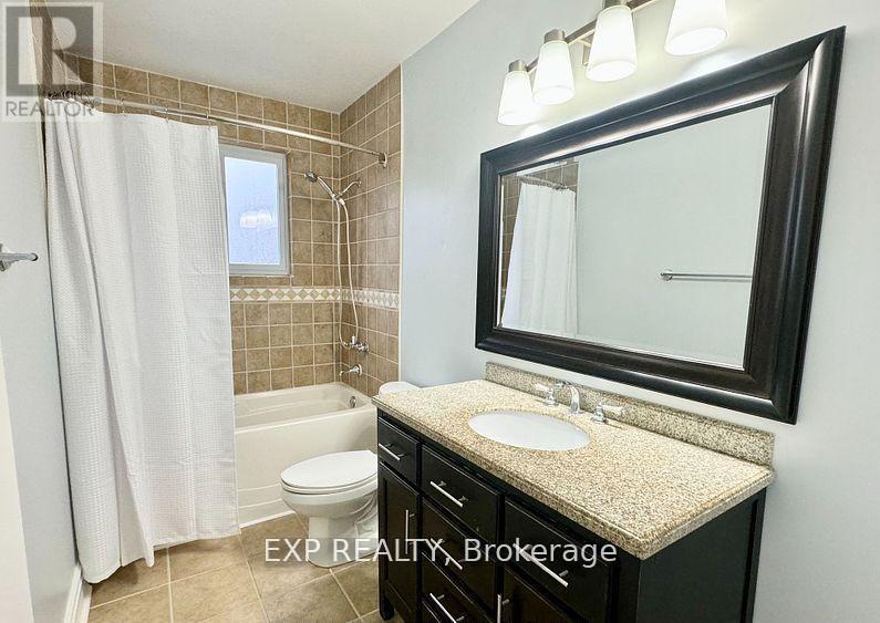46 Tealham Drive, Toronto, Ontario  M9V 3T6 - Photo 11 - W12312118