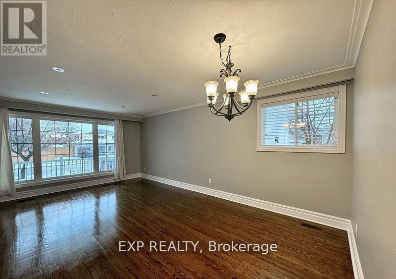 46 Tealham Drive, Toronto, Ontario  M9V 3T6 - Photo 3 - W12312118