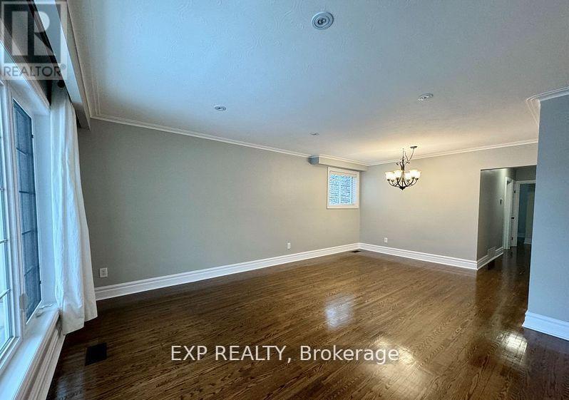 46 Tealham Drive, Toronto, Ontario  M9V 3T6 - Photo 4 - W12312118