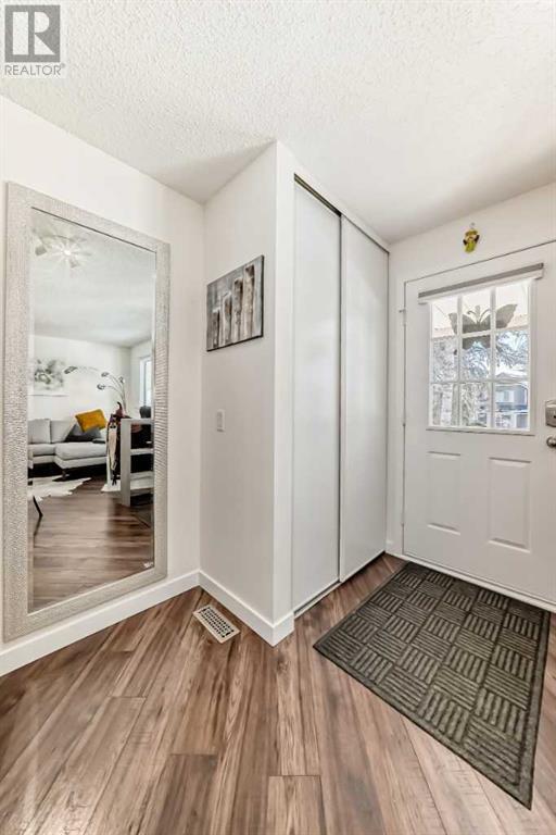 Property at 529 Queenston Gardens SE image 3
