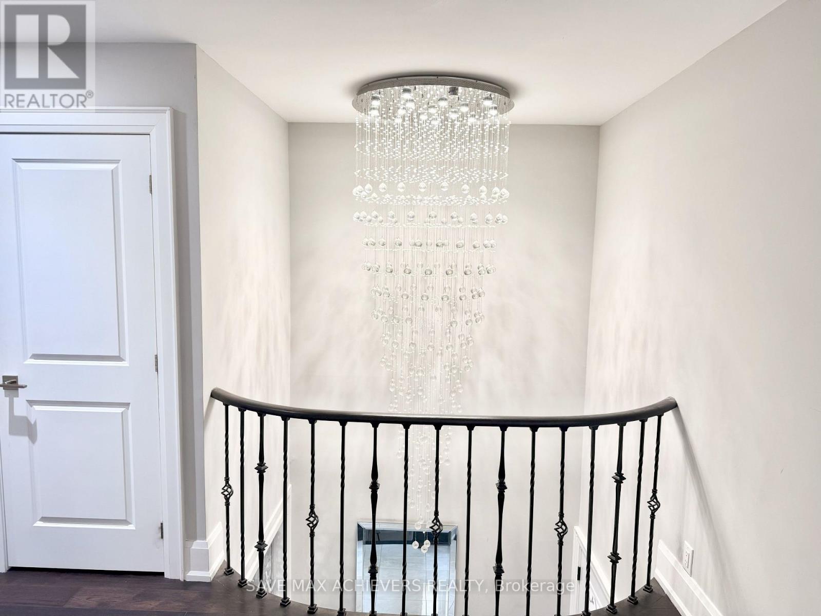 12 Upwood Place, Brampton (Sandringham-Wellington), Ontario  L6R 1T3 - Photo 16 - W12312157