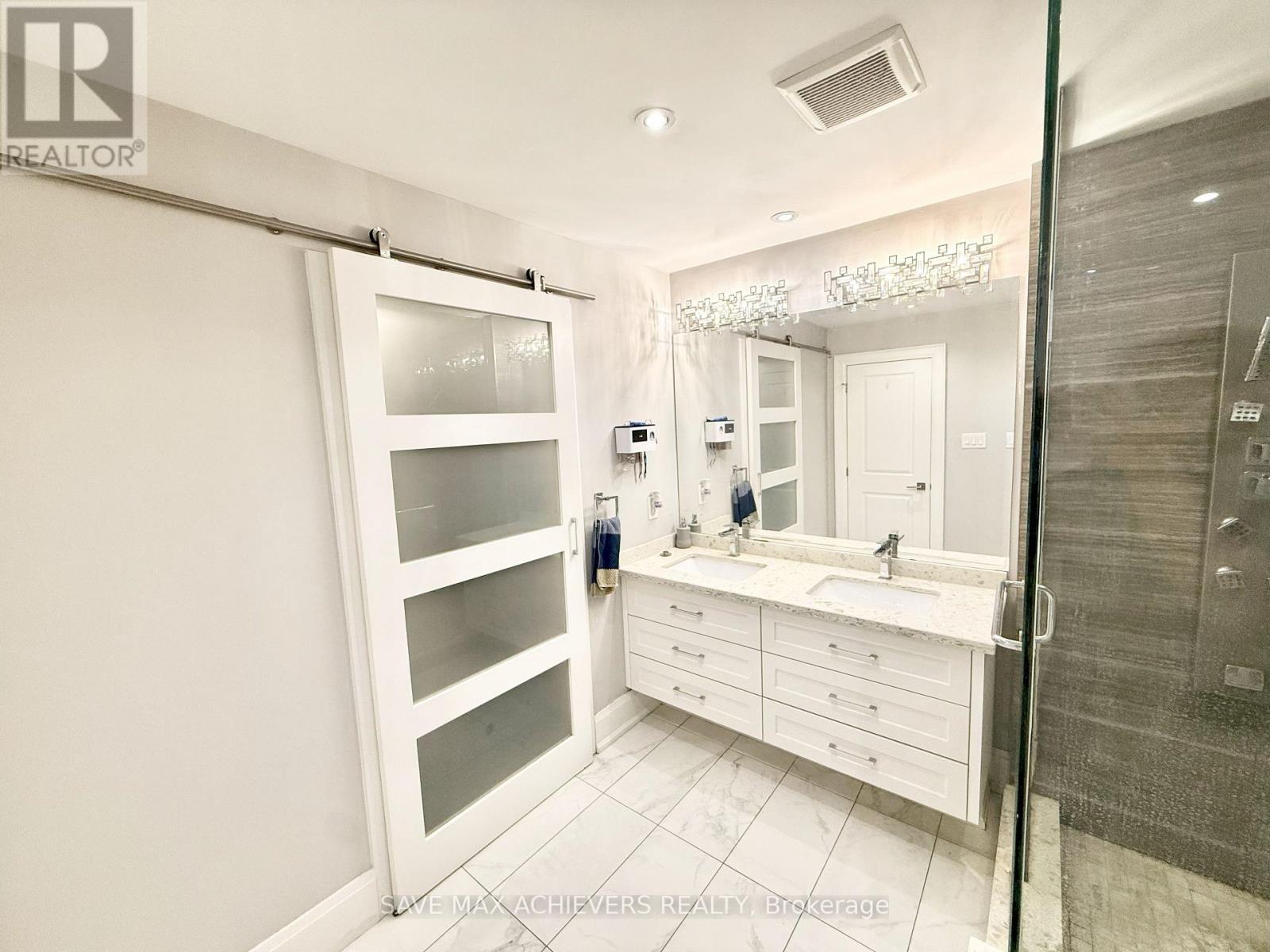 12 Upwood Place, Brampton (Sandringham-Wellington), Ontario  L6R 1T3 - Photo 19 - W12312157