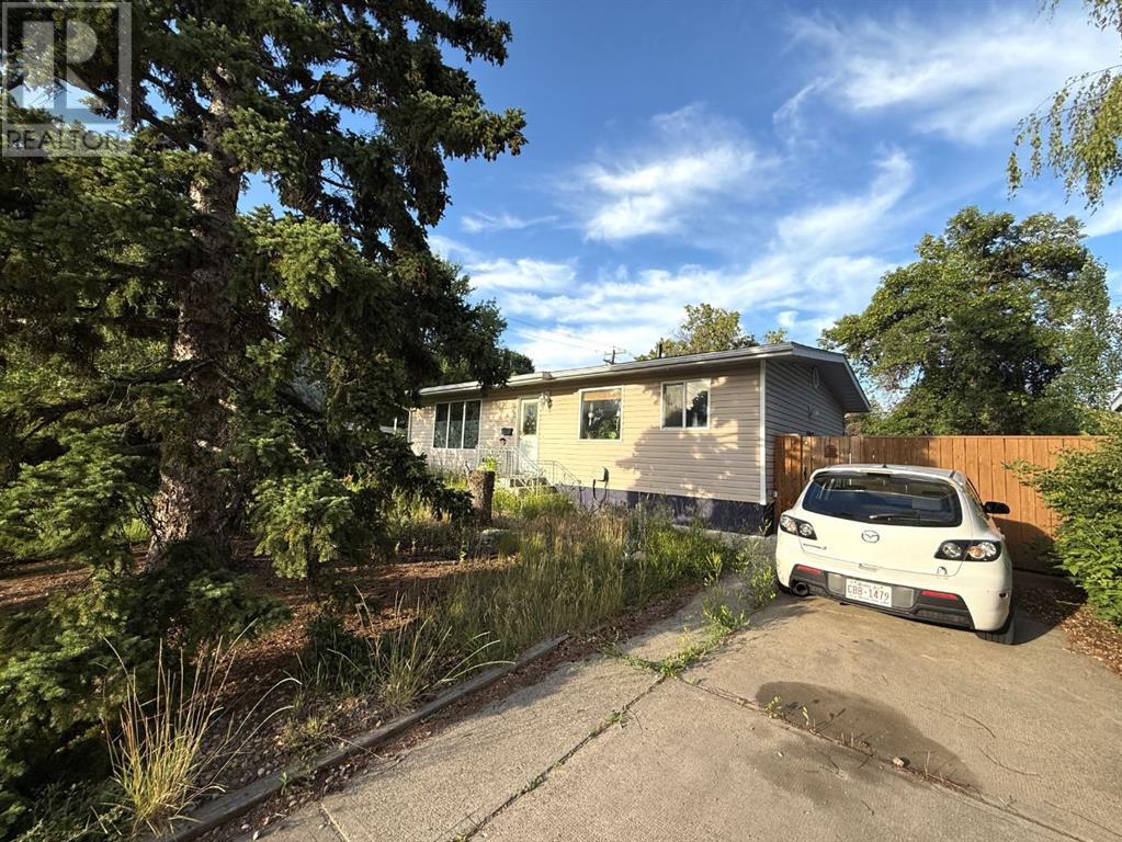 Property at 1007 29A Street S image 3