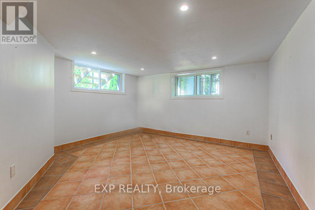 4187 Lakeshore Road, Burlington, Ontario  L7L 1A5 - Photo 34 - W12312215