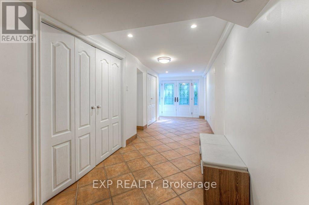 4187 Lakeshore Road, Burlington, Ontario  L7L 1A5 - Photo 37 - W12312215