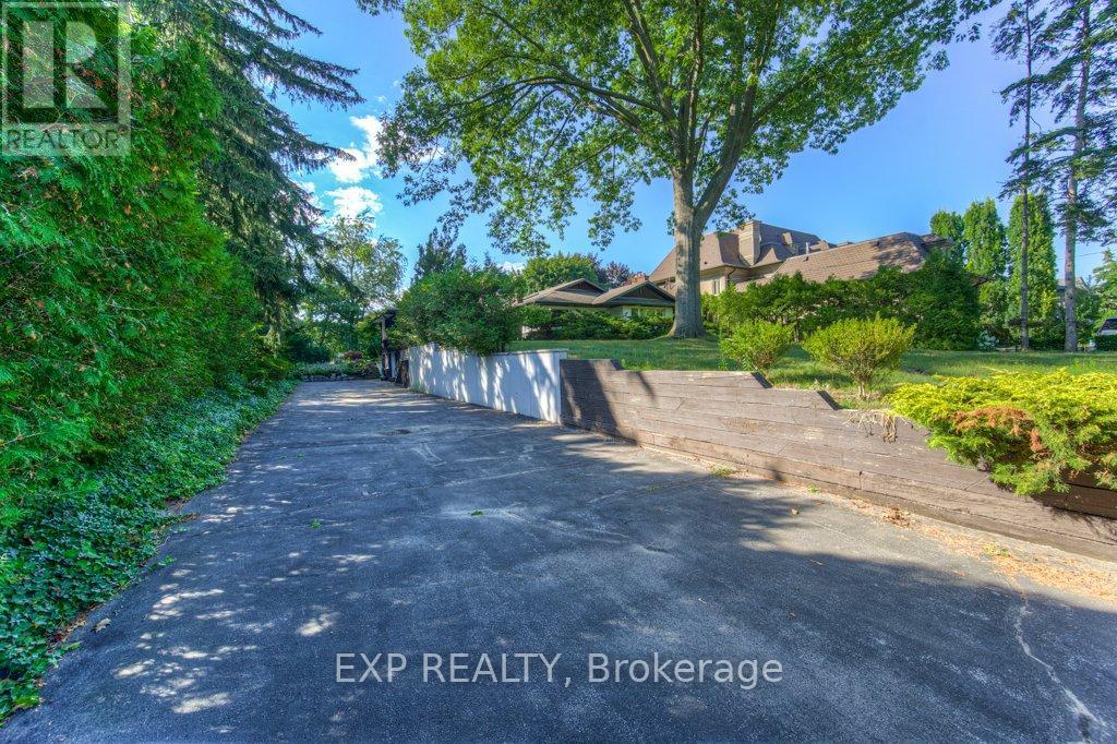 4187 Lakeshore Road, Burlington, Ontario  L7L 1A5 - Photo 6 - W12312215