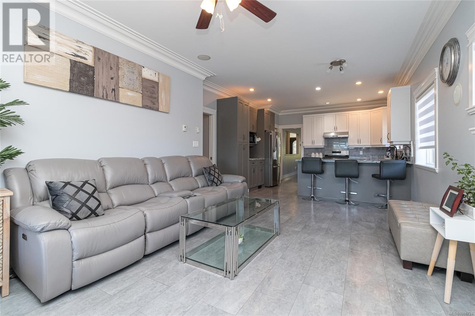 Property at 555 Leaside Ave image 5