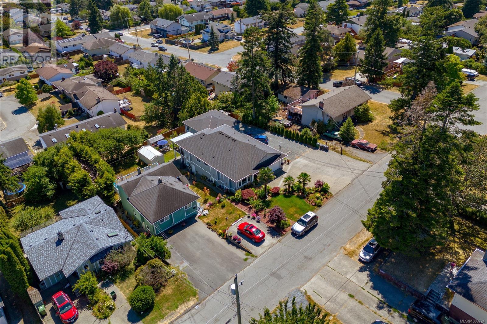 555 Leaside Ave, Saanich, British Columbia  V8Z 2K9 - Photo 2 - 1008724