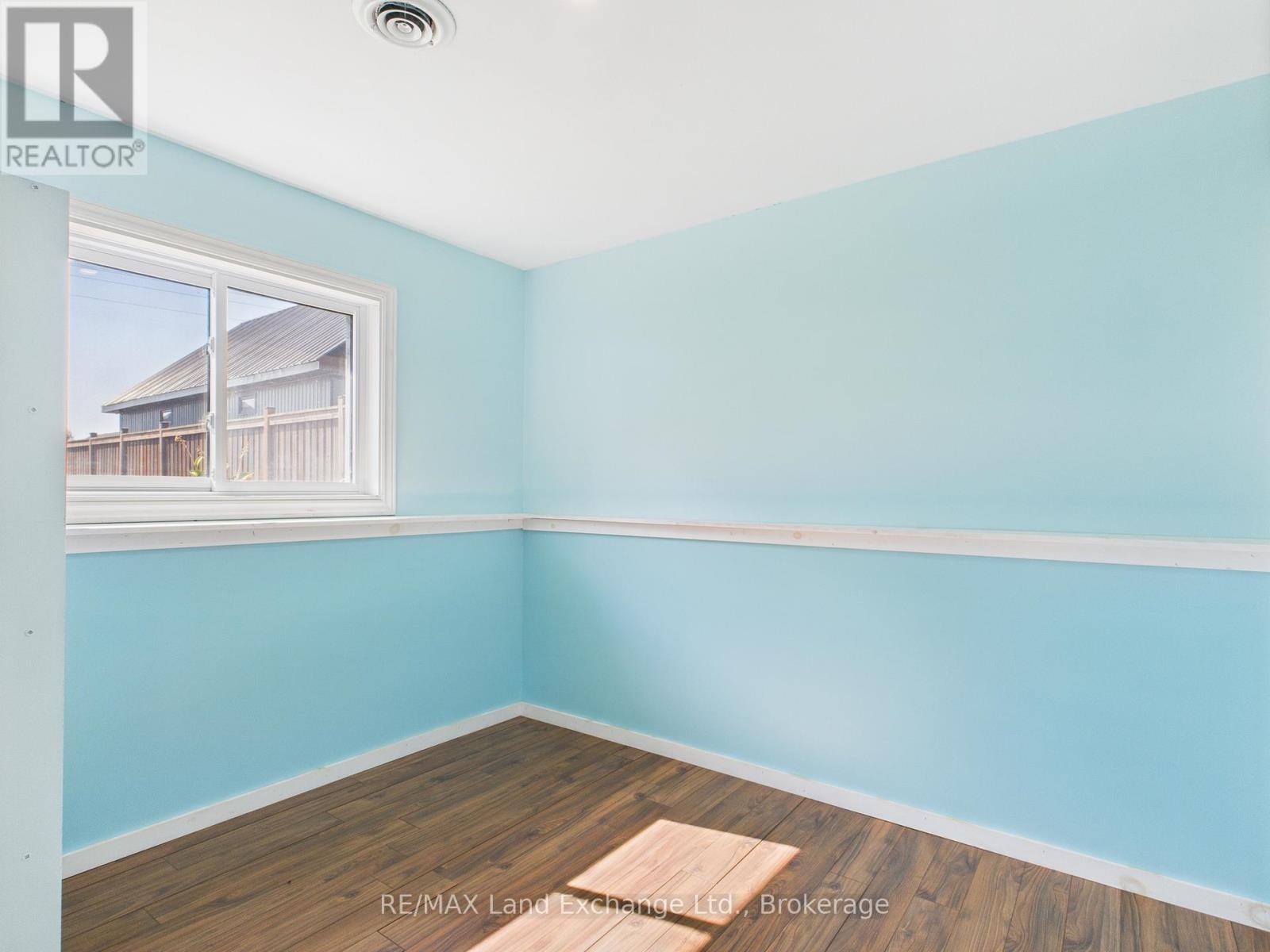 8 William Street N, Huron-Kinloss, Ontario  N0G 2R0 - Photo 20 - X12312228