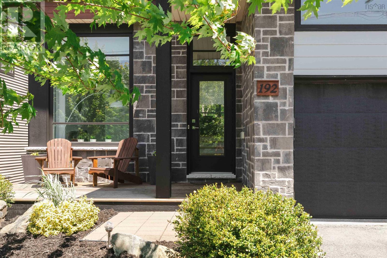 Property at 192 Amesbury Gate image 2
