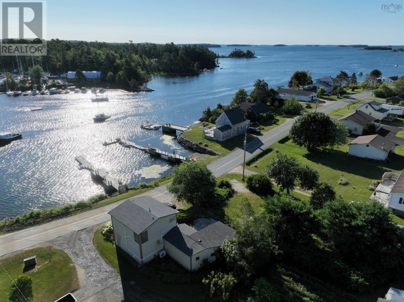Property at 142 Gold River Road image 3
