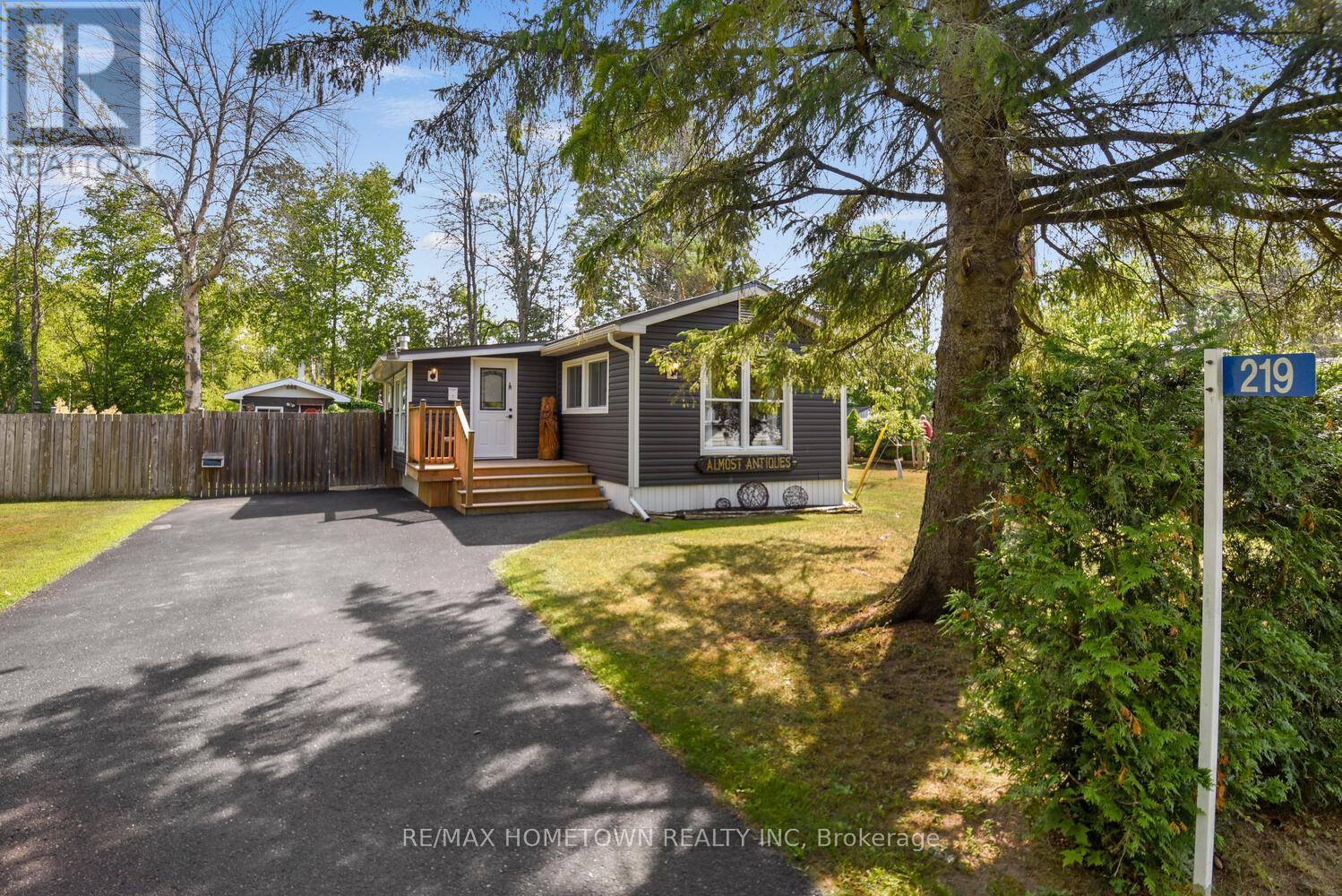 219 KNIGHT AVENUE, Augusta, Ontario