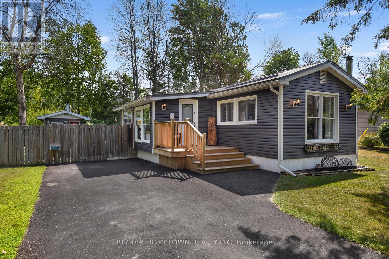 219 Knight Avenue, Augusta, Ontario  K6V 5T3 - Photo 3 - X12312235