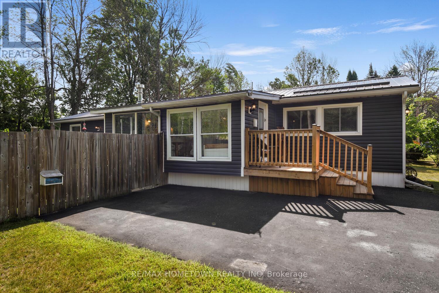 219 Knight Avenue, Augusta, Ontario  K6V 5T3 - Photo 4 - X12312235