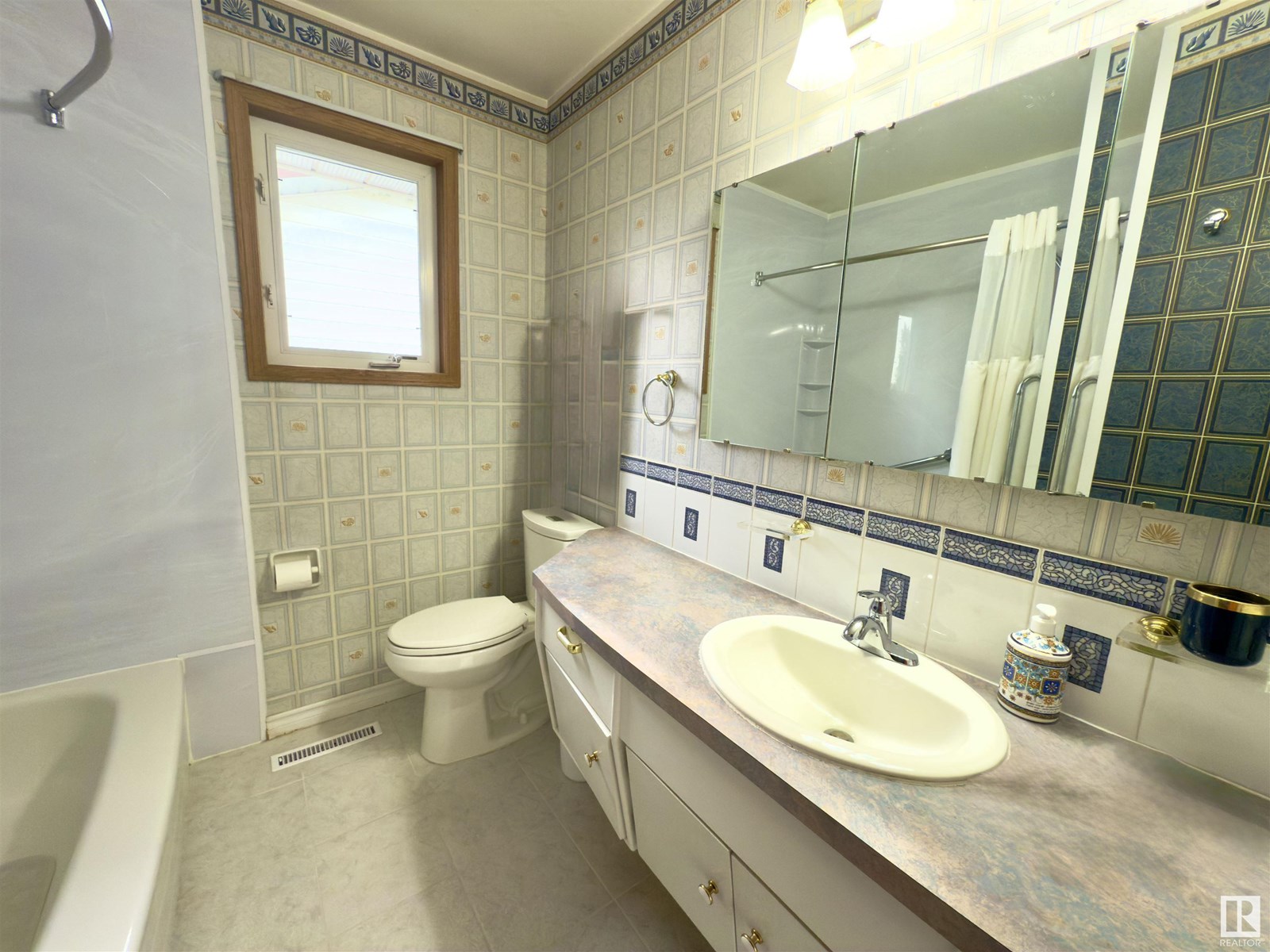 5619 140a Av Nw, Edmonton, Alberta  T5A 1H4 - Photo 29 - E4448685
