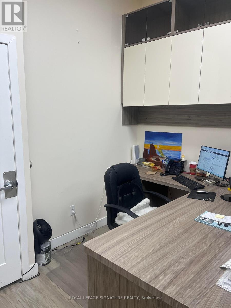 356 - 4750 Yonge Street, Toronto, Ontario  M2N 0J6 - Photo 11 - C12312248