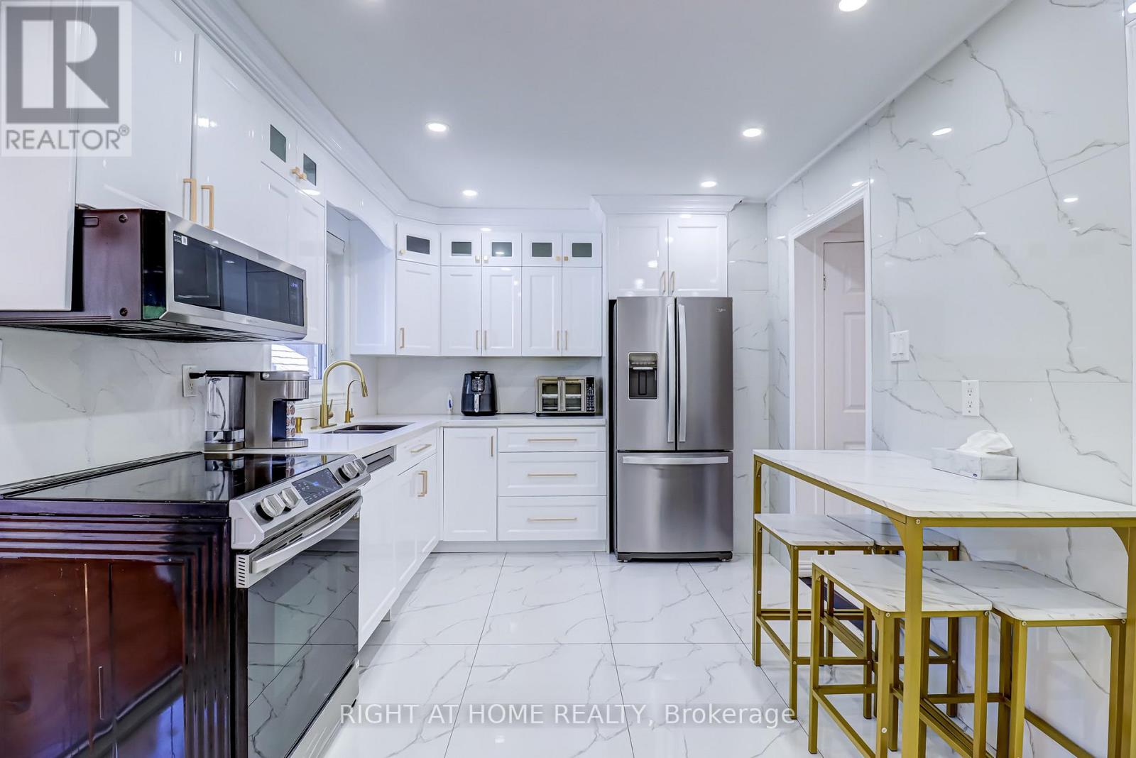 63 Cog Hill Drive, Vaughan (Glen Shields), Ontario L4K 1M6 - Photo 10 - N12312211