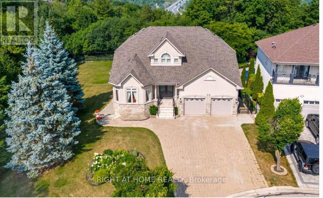 Property at 32 ROSA COURT image 3