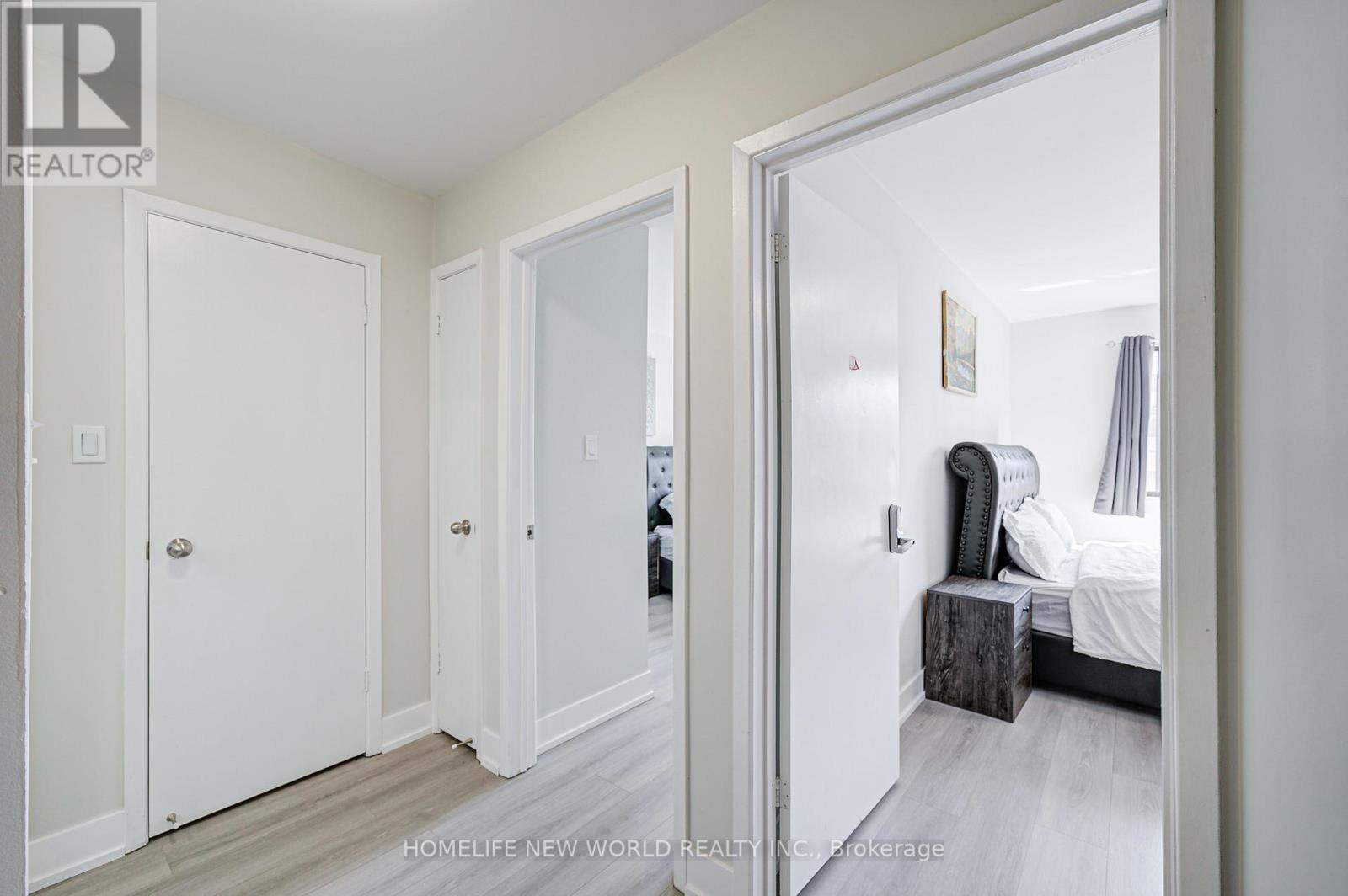 B - 133 Jefferson Avenue, Toronto, Ontario  M6K 3E4 - Photo 29 - W12312201