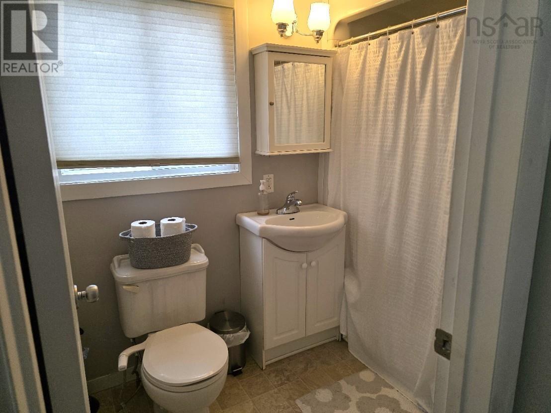28 Weir Avenue, Stellarton, Nova Scotia  B0K 1S0 - Photo 6 - 202509187