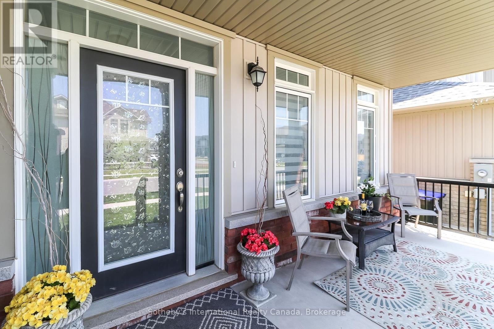 Property at 36 KIRBY AVENUE image 2